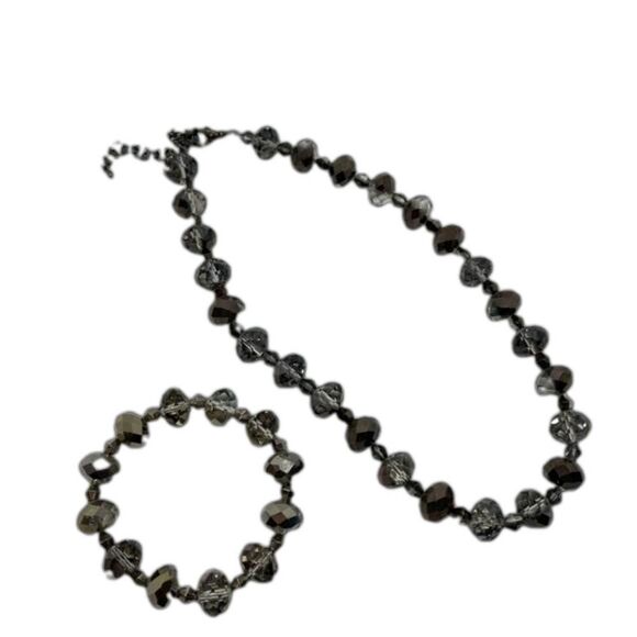 Jewelry - Adorable necklace and bracelet set